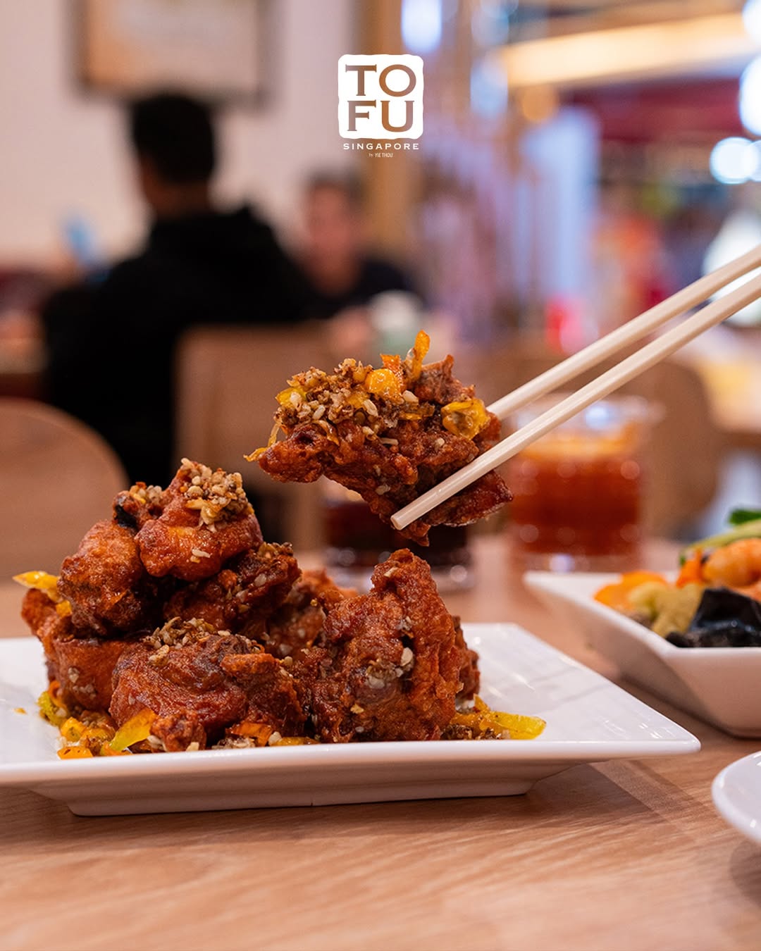 Pedasnya bikin nagih, renyahnya bikin happy! 🔥Ayam Goreng Cabe Rawit khas Tofu Singapore ini wa