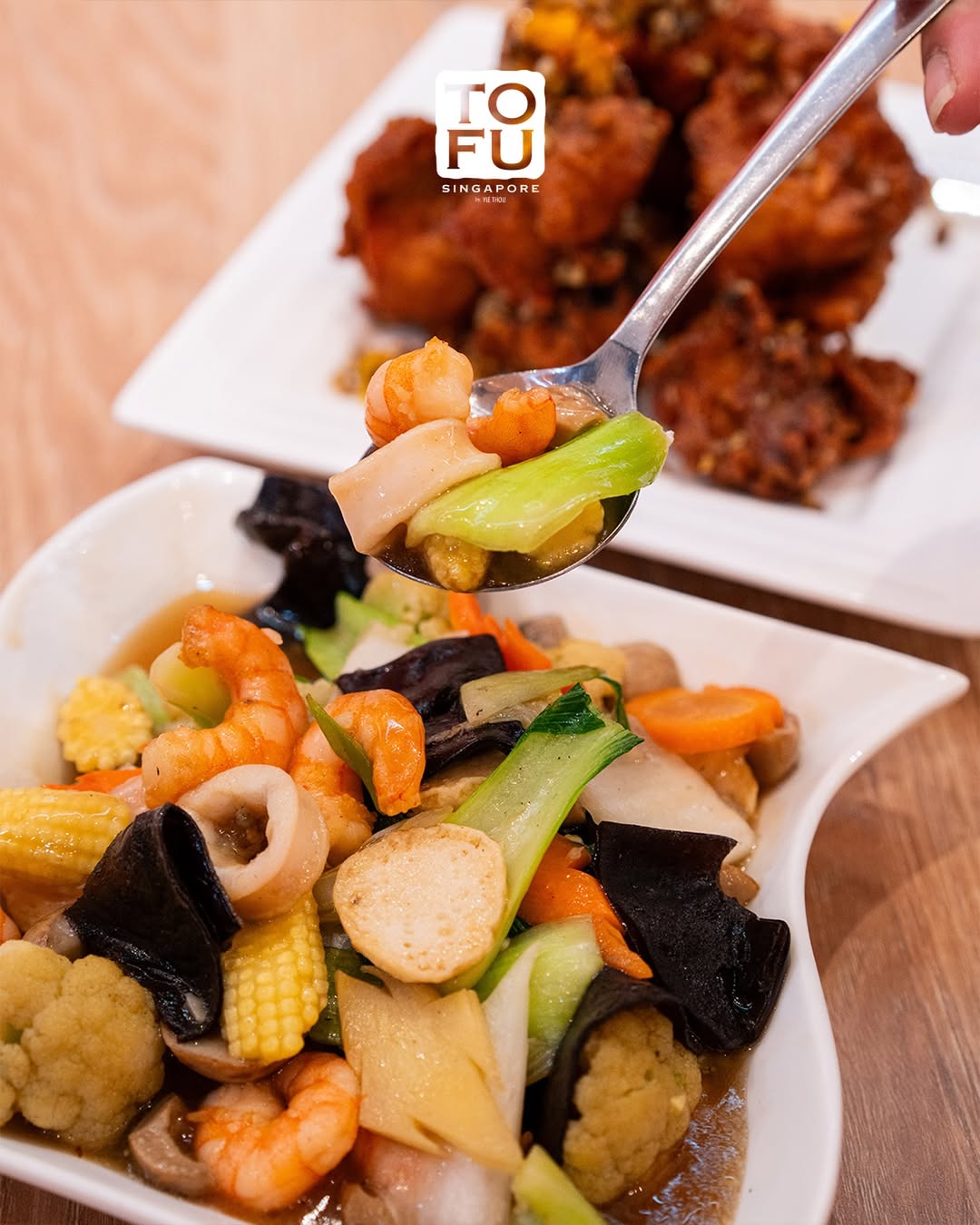 Udang, cumi, sayur segar, dan bumbu yang meresap sempurna. Favorite seafood lovers banget! 🦐🔥J